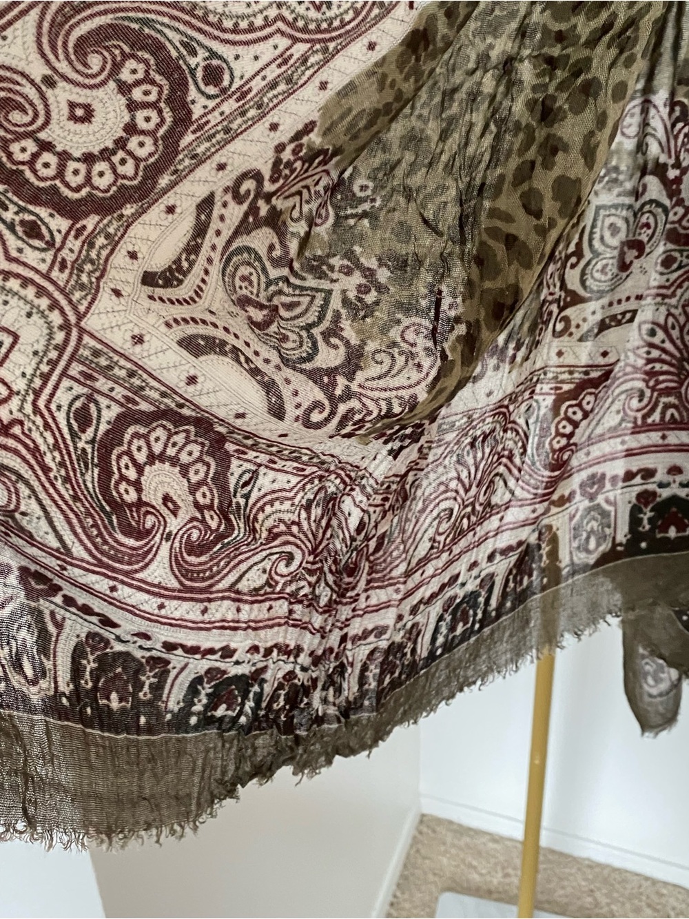 Massimo Dutti Leopard Paisley Print Lightweight Scarf - Picture 10 of 11